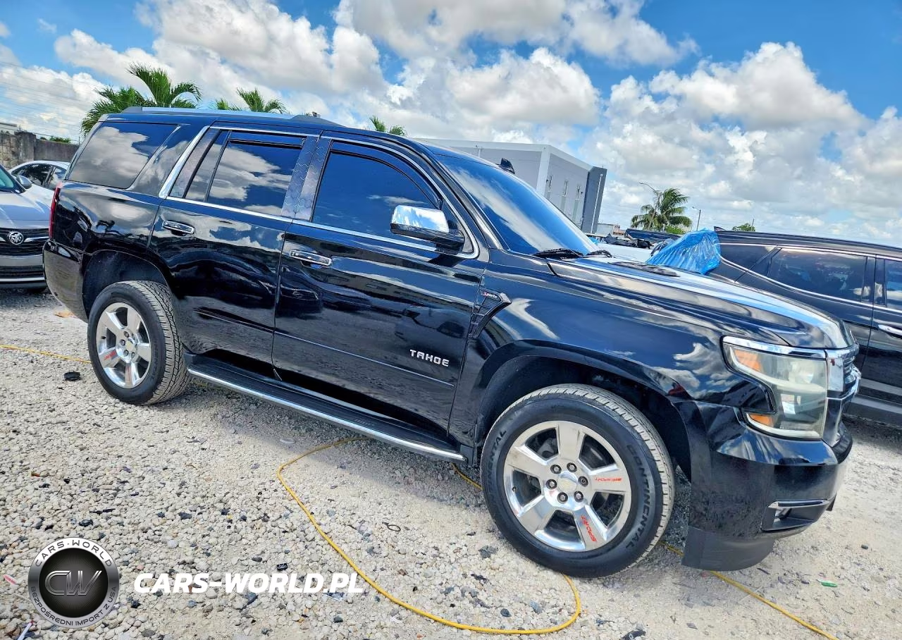 2017 Chevrolet Tahoe K1500 Premier VIN:1GNSKCKC3HR160190 - 4