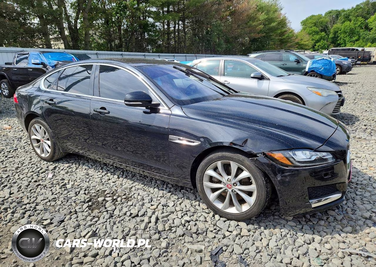2017 Jaguar Xf Premium VIN:SAJBJ4BN2HCY43165 - 4