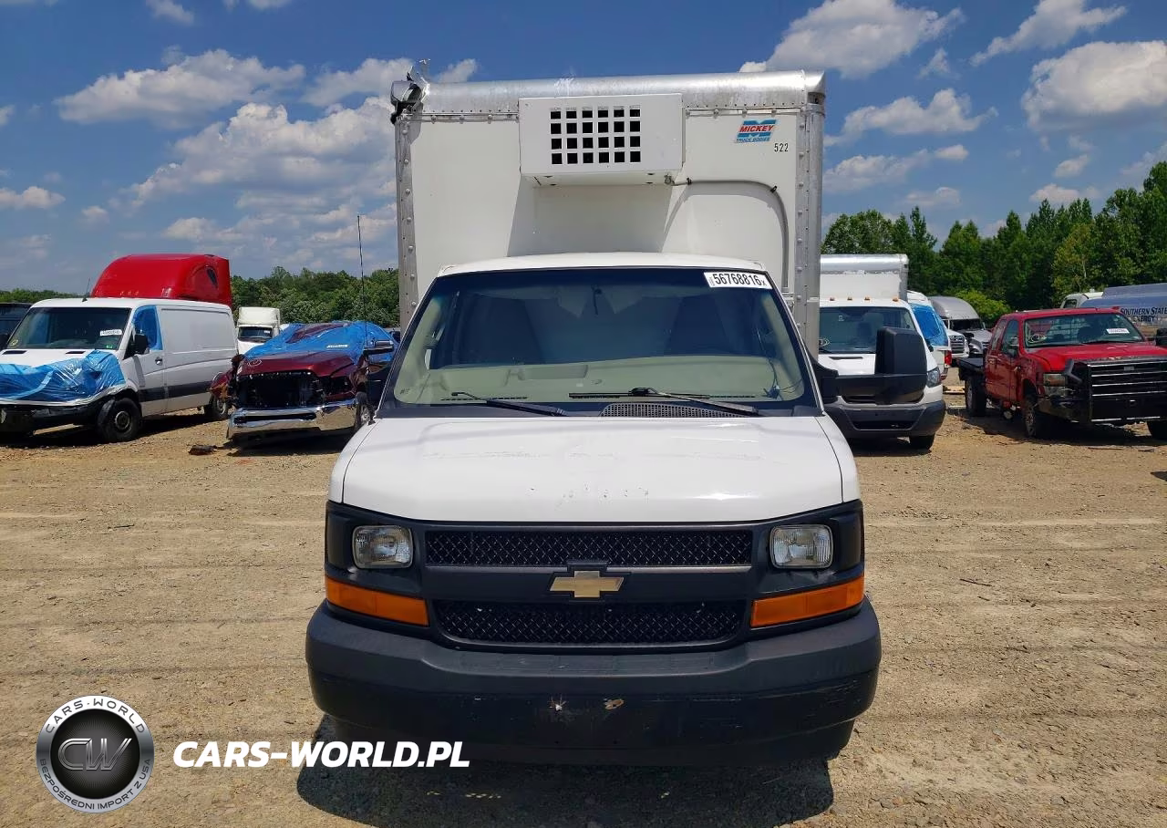 2017 Chevrolet Express Refrigerated Box Truck VIN:1GB6GUCG8H1128213 - 5