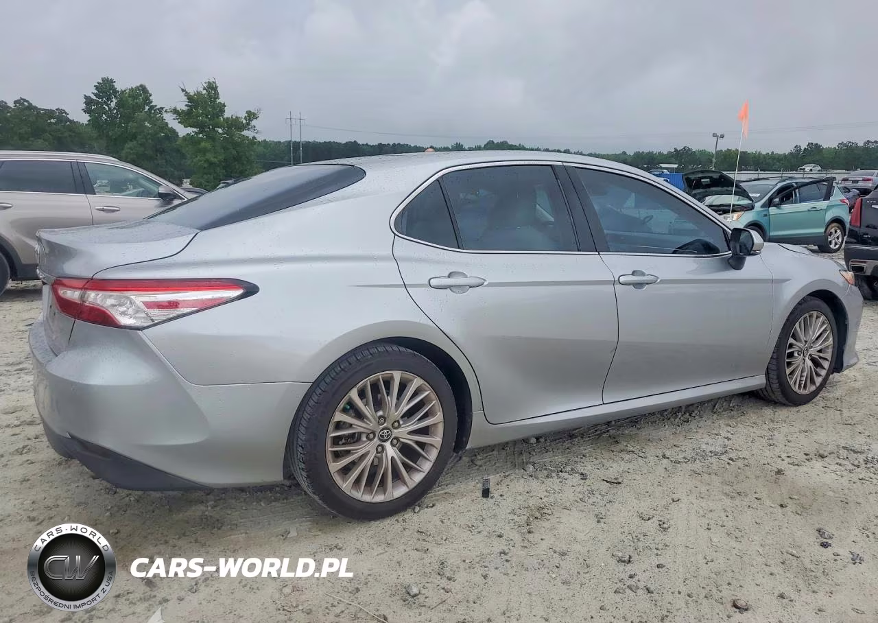 2018 Toyota Camry Xle VIN:4T1B11HK5JU122389 - 3