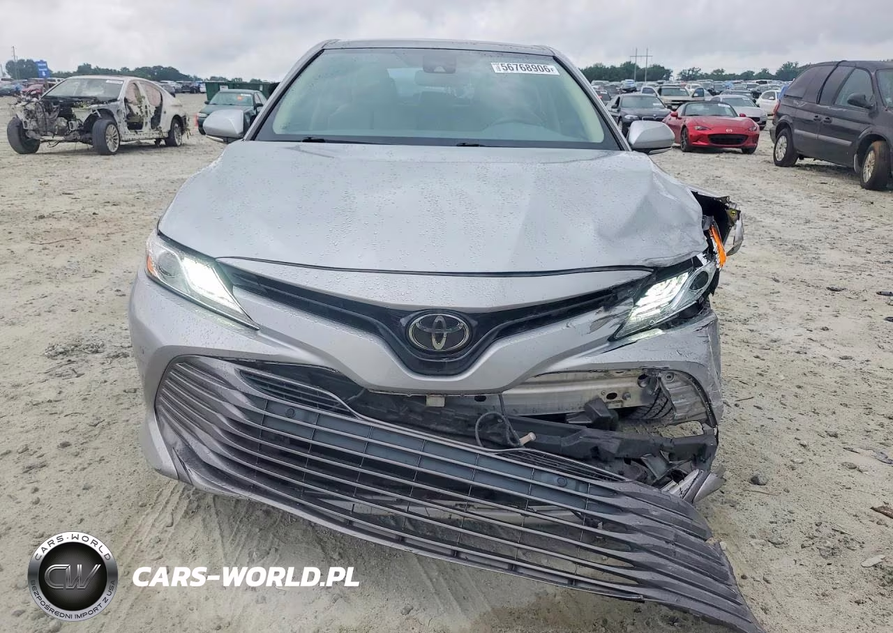 2018 Toyota Camry Xle VIN:4T1B11HK5JU122389 - 5