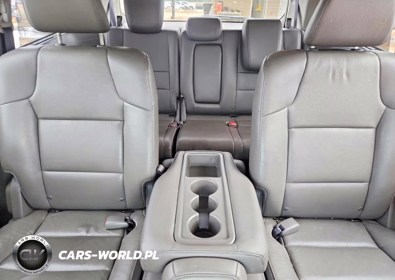 2016 Honda Odyssey Touring VIN:5FNRL5H98GB013380 - 10