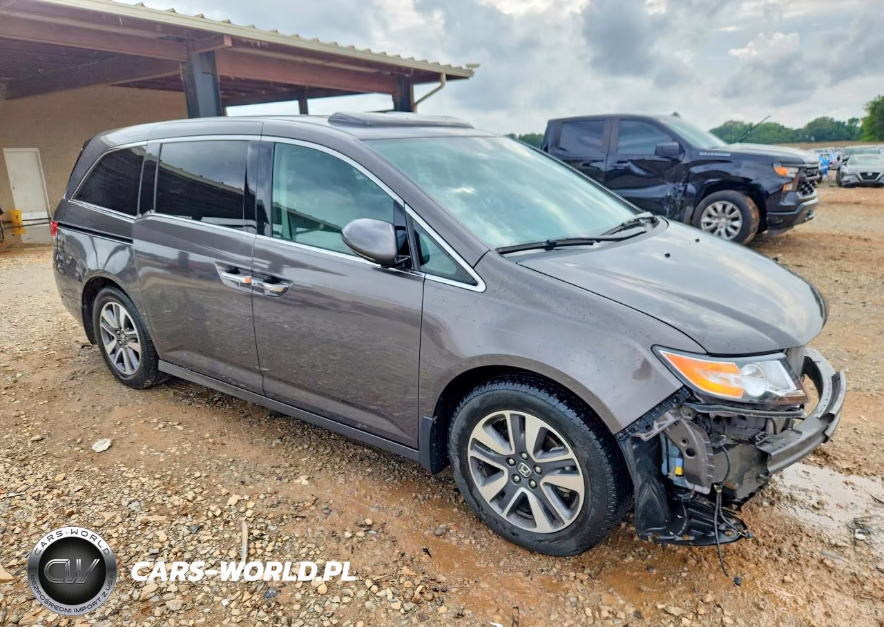 2016 Honda Odyssey Touring VIN:5FNRL5H98GB013380 - 4