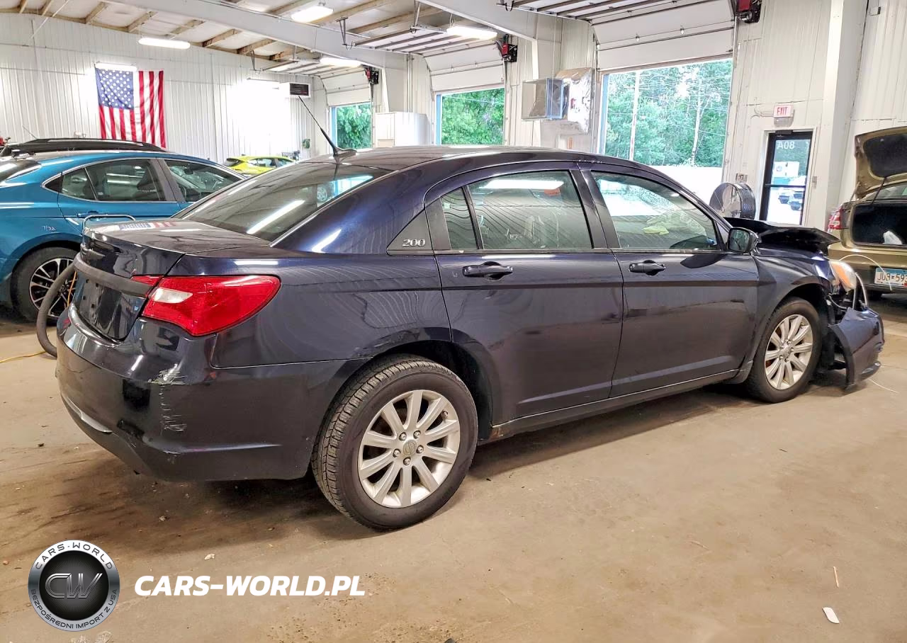 2011 Chrysler 200 Touring VIN:1C3BC1FBXBN511529 - 3