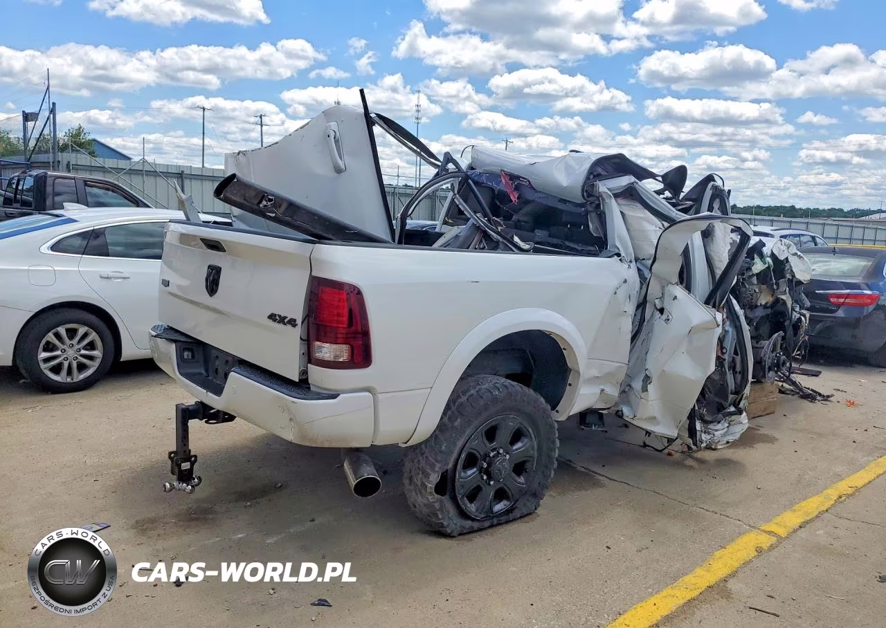 2016 Ram 2500 Laramie VIN:3C6UR5FL1GG350837 - 3
