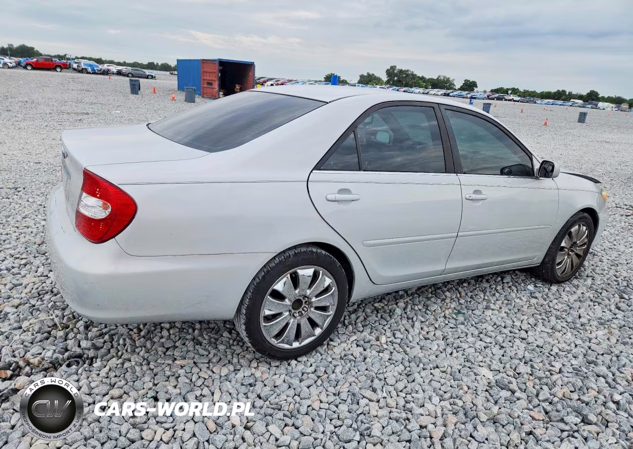 2003 Toyota Camry Le VIN:4T1BE32K53U141892 - 3