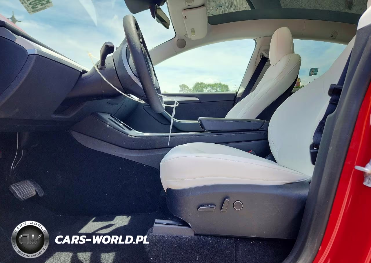 2023 Tesla Model Y VIN:7SAYGDEE9PF750019 - 7