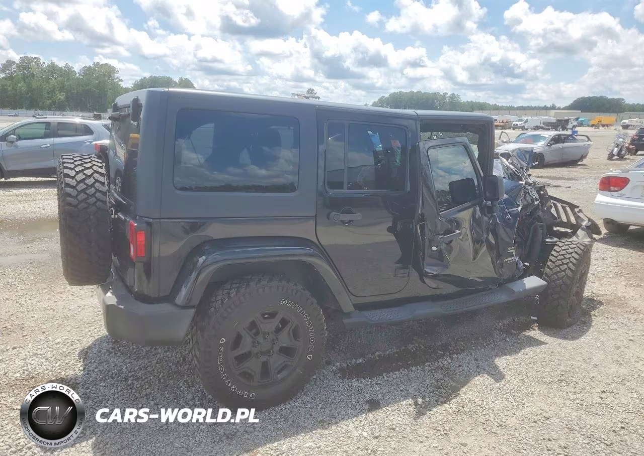 2015 Jeep Wrangler Unlimited Sahara VIN:1C4BJWEG5FL624365 - 3