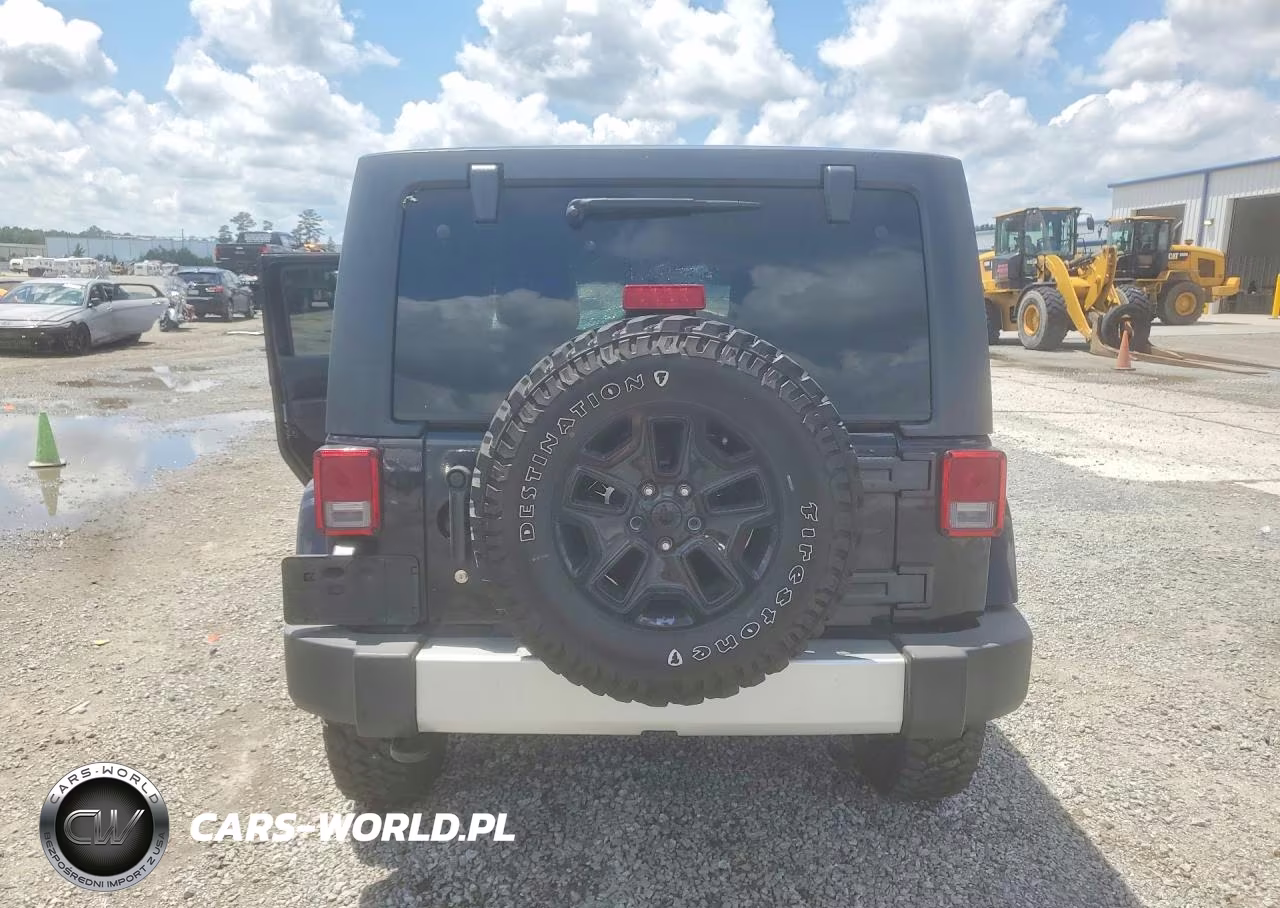 2015 Jeep Wrangler Unlimited Sahara VIN:1C4BJWEG5FL624365 - 6