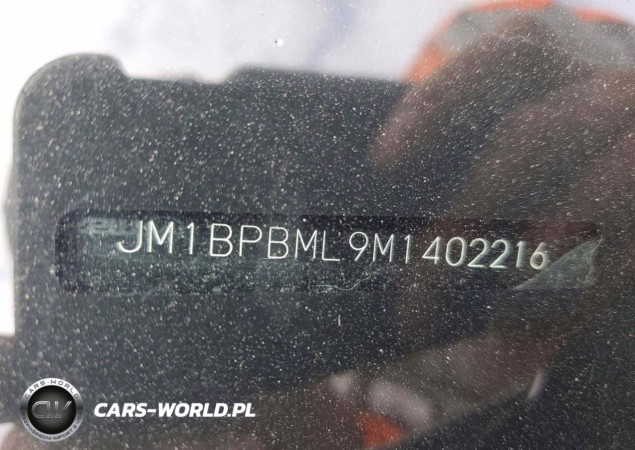 2021 Mazda 3 Premium VIN:JM1BPBML9M1402216 - 12