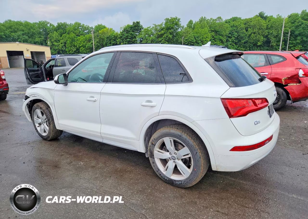 2018 Audi Q5 Premium VIN:WA1ANAFY7J2009142 - 2