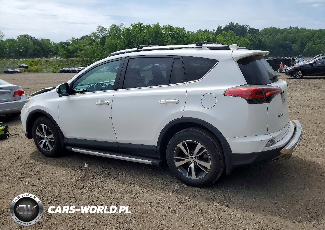 2018 Toyota Rav4 Xle VIN:2T3RFREV6JW857645 - 2