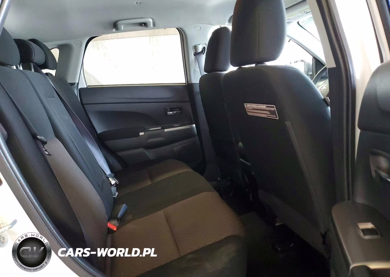 2018 Mitsubishi Outlander Sport Es VIN:JA4AR3AU1JZ004952 - 11
