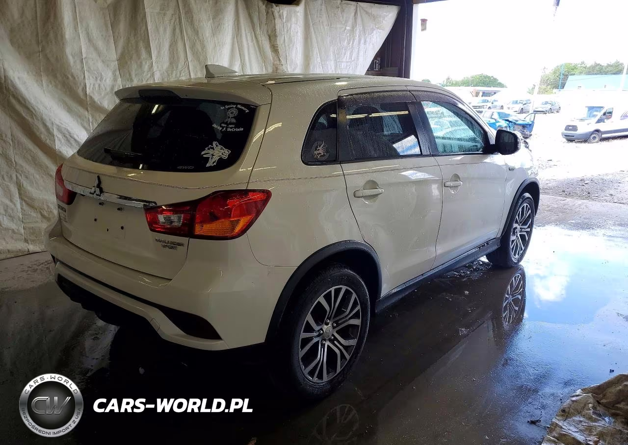 2018 Mitsubishi Outlander Sport Es VIN:JA4AR3AU1JZ004952 - 3
