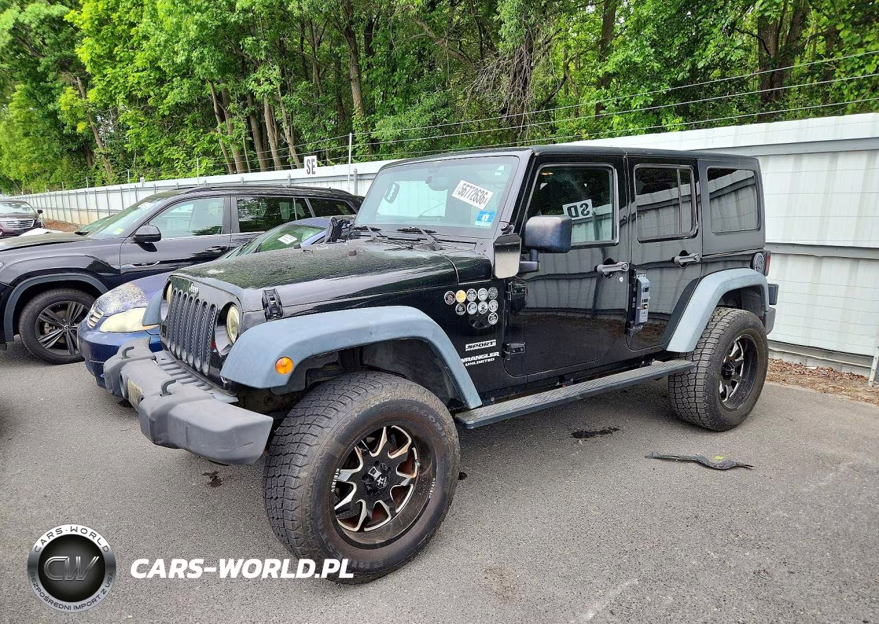 2013 Jeep Wrangler Unlimited Sport – zdjęcie 1 z 13