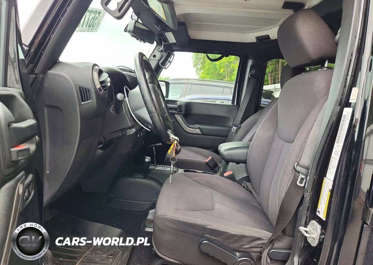 2013 Jeep Wrangler Unlimited Sport VIN:1C4HJWDG1DL594144 - 7