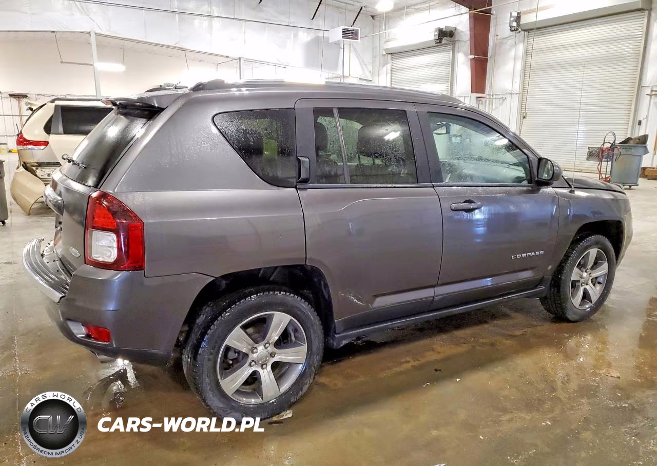 2016 Jeep Compass Latitude VIN:1C4NJDEB0GD697760 - 3