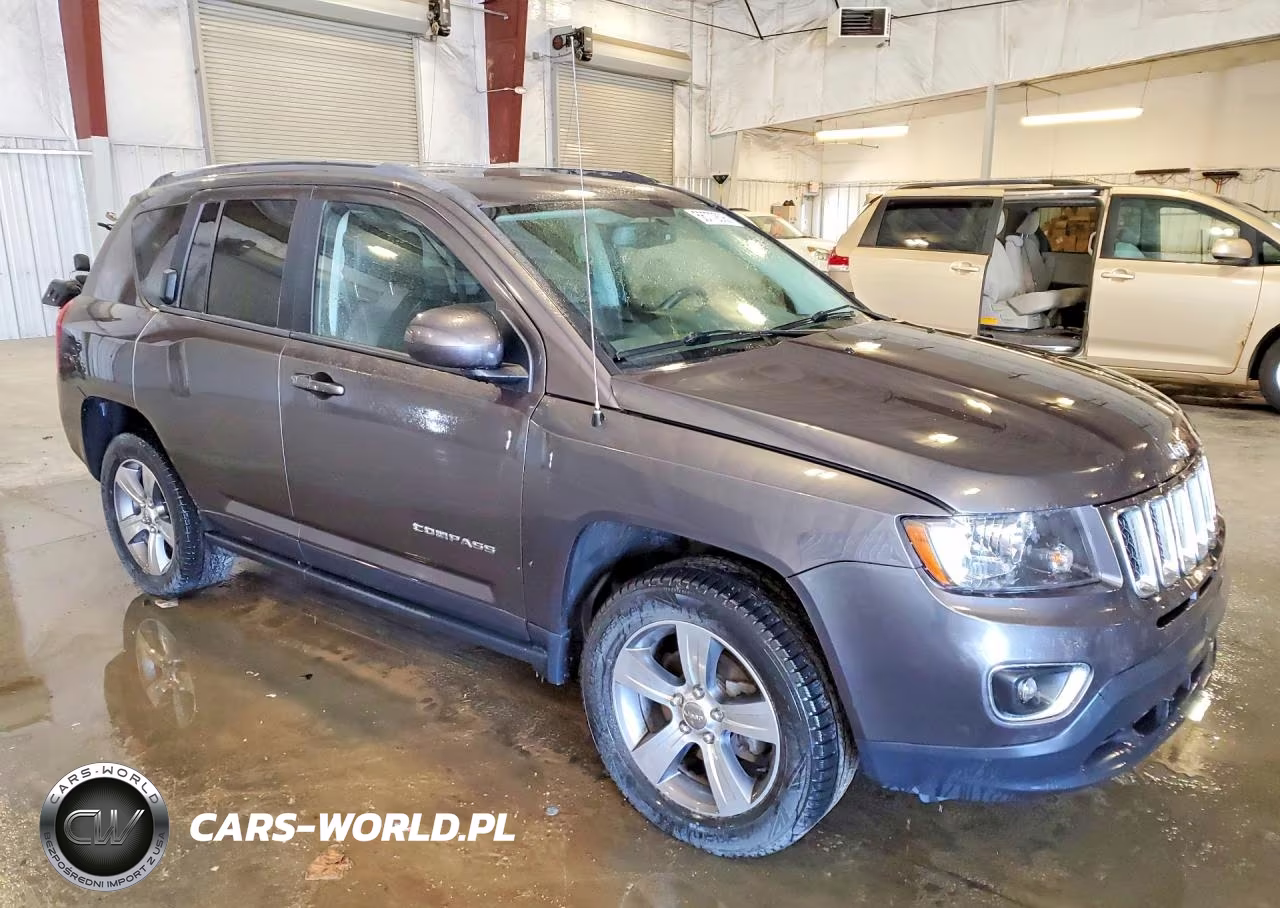 2016 Jeep Compass Latitude VIN:1C4NJDEB0GD697760 - 4
