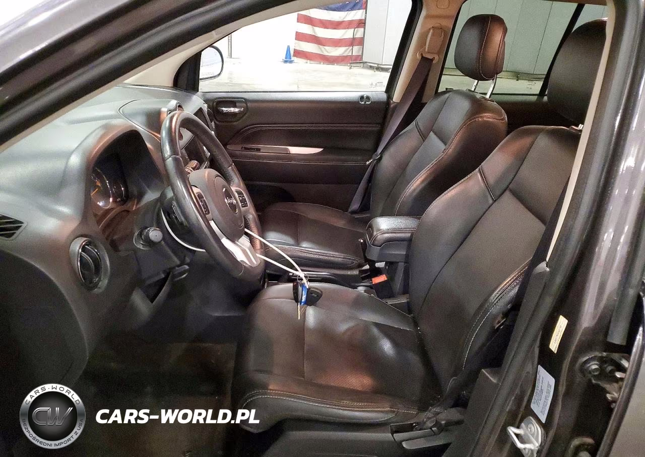 2016 Jeep Compass Latitude VIN:1C4NJDEB0GD697760 - 7
