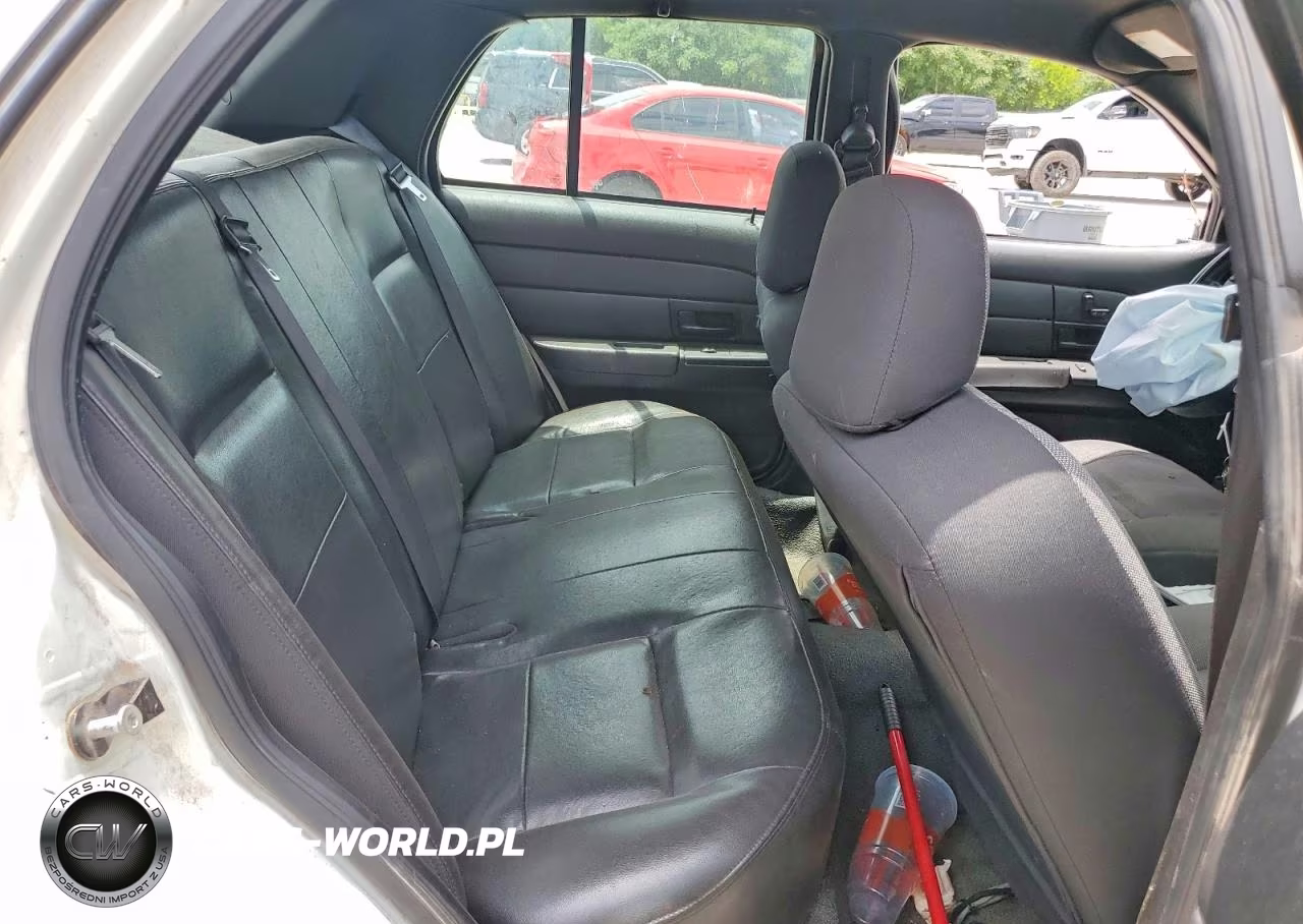 2008 Ford Crown Victoria Police Interceptor VIN:2FAFP71V48X164721 - 10