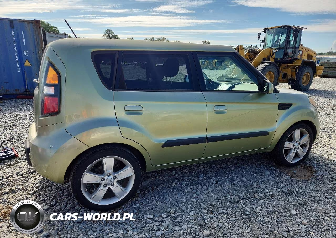 2010 Kia Soul + VIN:KNDJT2A29A7136952 - 3