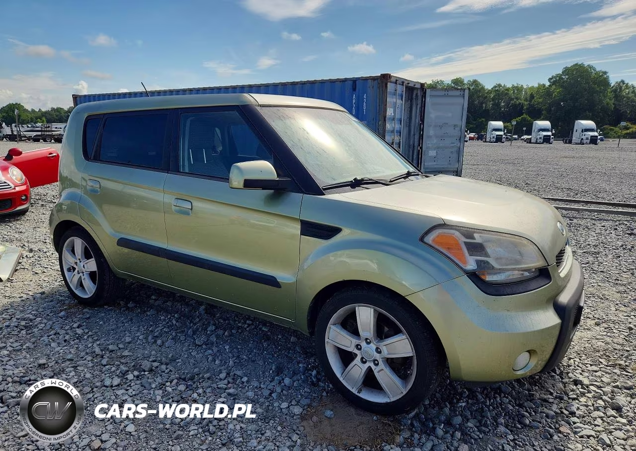 2010 Kia Soul + VIN:KNDJT2A29A7136952 - 4
