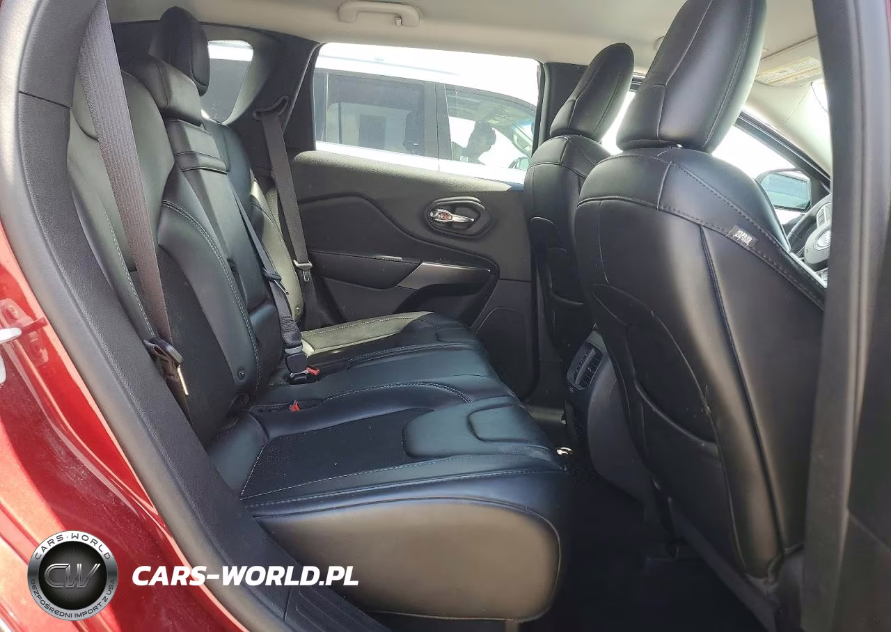 2019 Jeep Cherokee Latitude Plus VIN:1C4PJLLB4KD344517 - 11