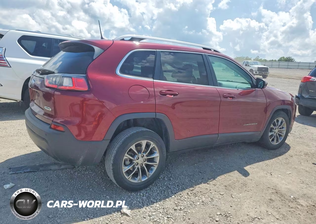 2019 Jeep Cherokee Latitude Plus VIN:1C4PJLLB4KD344517 - 3