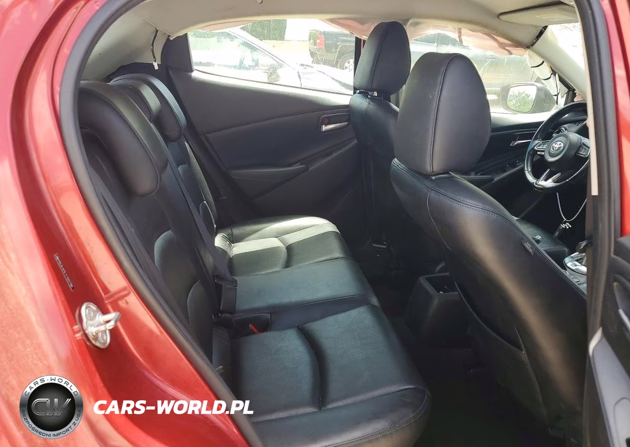 2020 Toyota Yaris Hatchback Xle VIN:3MYDLBJV1LY700796 - 10