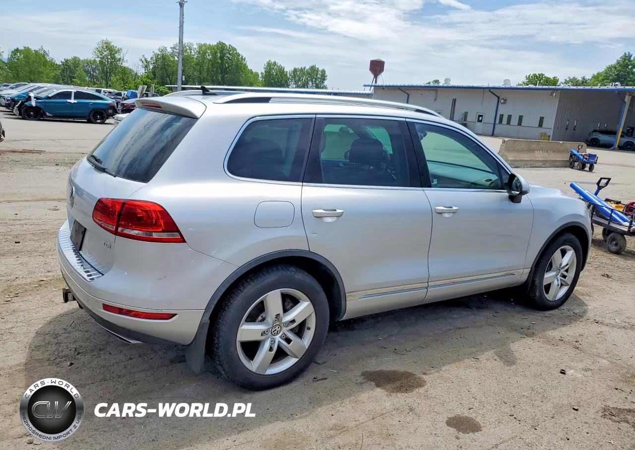 2013 Volkswagen Touareg V6 Tdi VIN:WVGEP9BP5DD000652 - 3