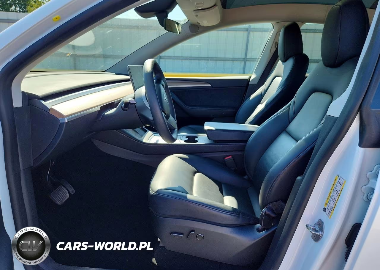 2023 Tesla Model Y VIN:7SAYGDEEXPA176575 - 7