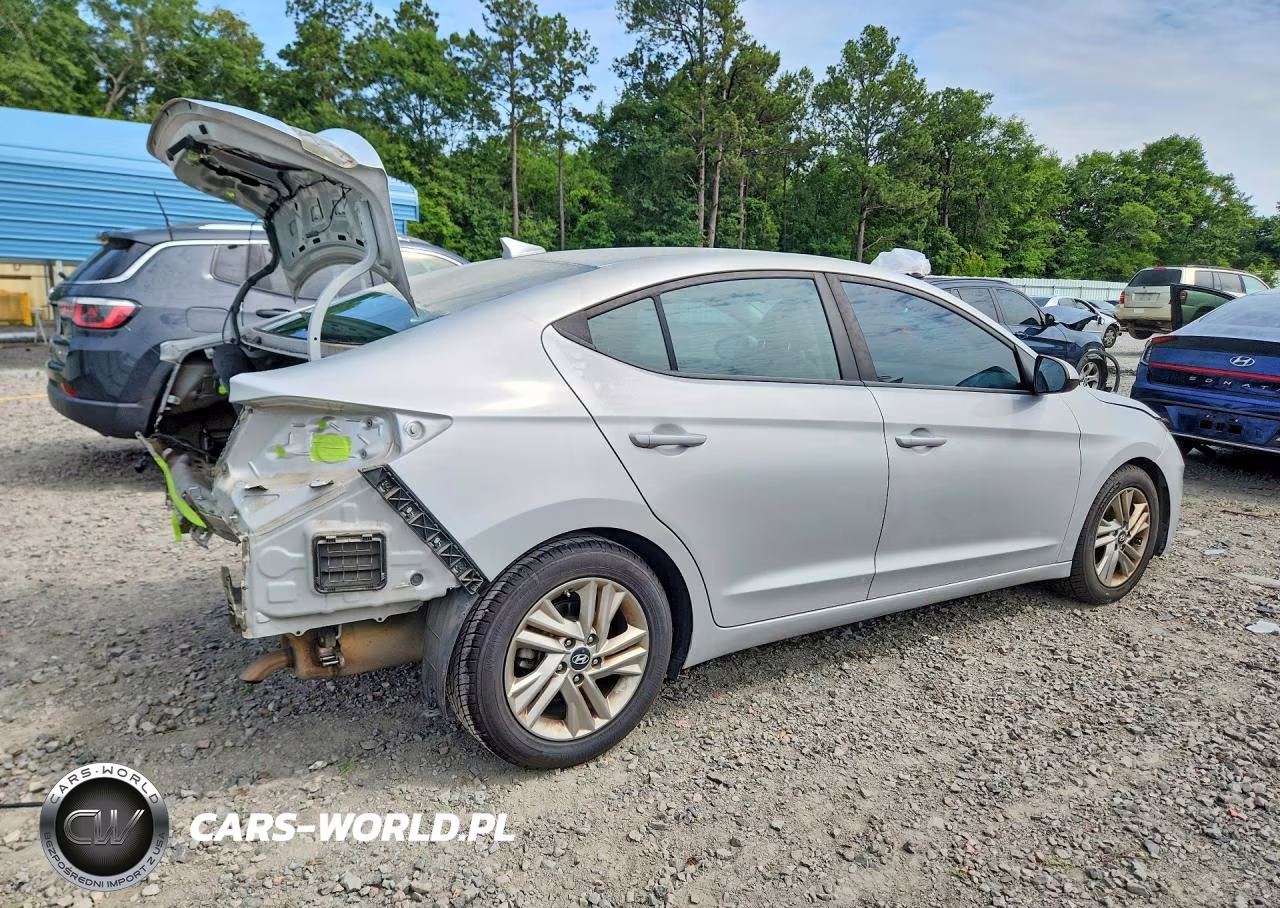 2019 Hyundai Elantra Sel VIN:5NPD84LF0KH418565 - 3