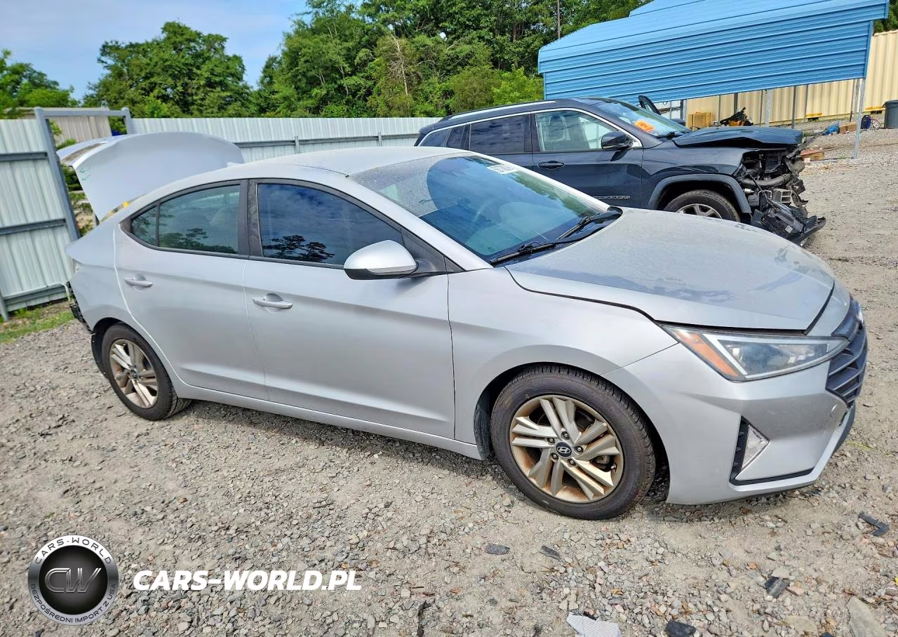2019 Hyundai Elantra Sel VIN:5NPD84LF0KH418565 - 4