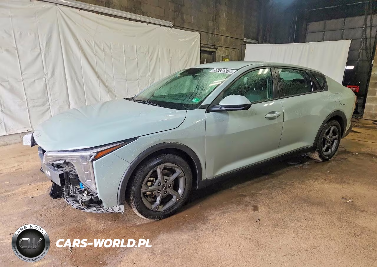 2025 Kia K4 Lxs – zdjęcie 1 z 13