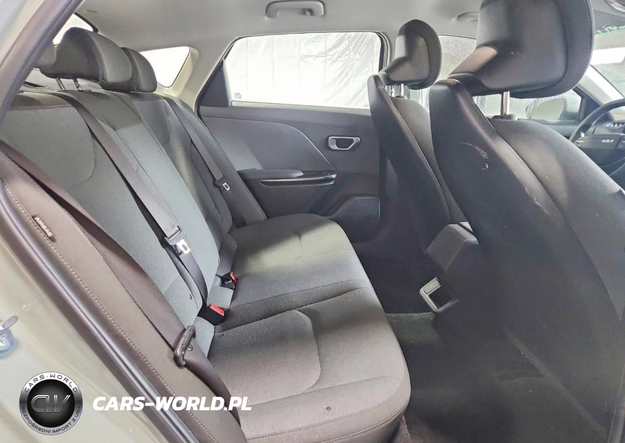2025 Kia K4 Lxs VIN:3KPFT4DE5SE100085 - 10