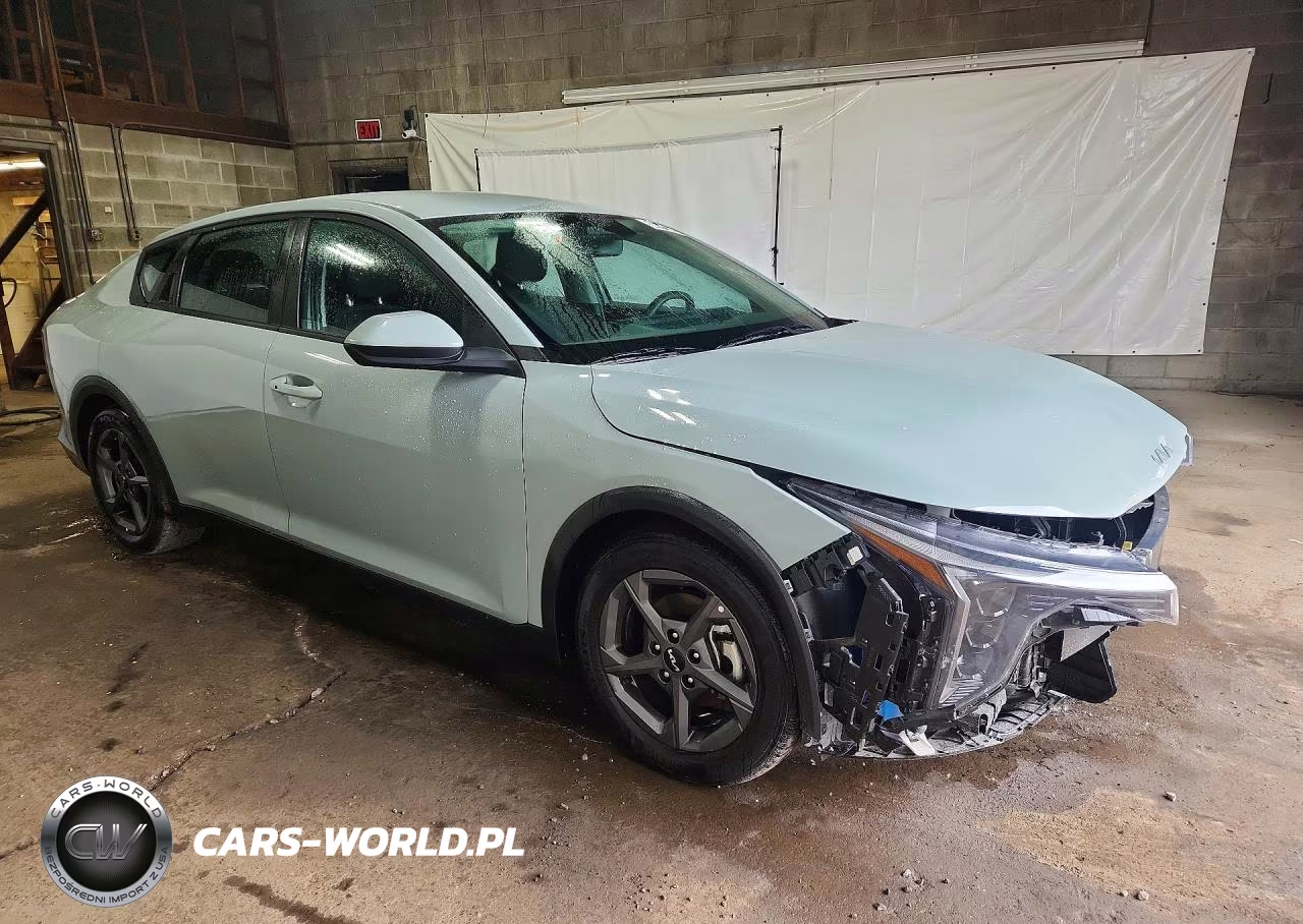 2025 Kia K4 Lxs VIN:3KPFT4DE5SE100085 - 4