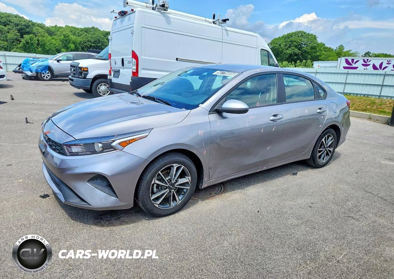 2023 Kia Forte Lxs – zdjęcie 1 z 12