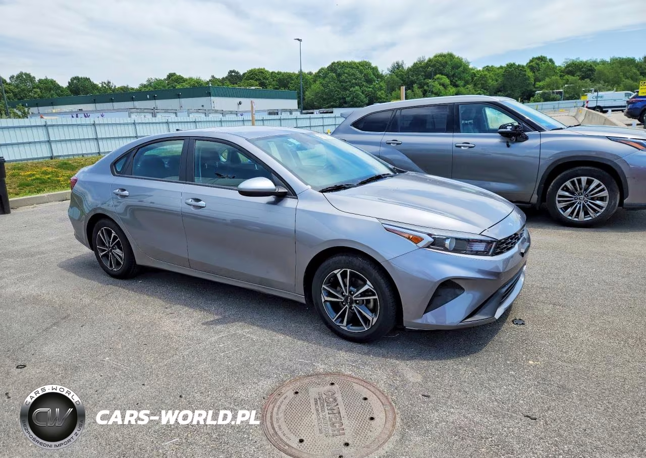 2023 Kia Forte Lxs VIN:3KPF24ADXPE545038 - 4