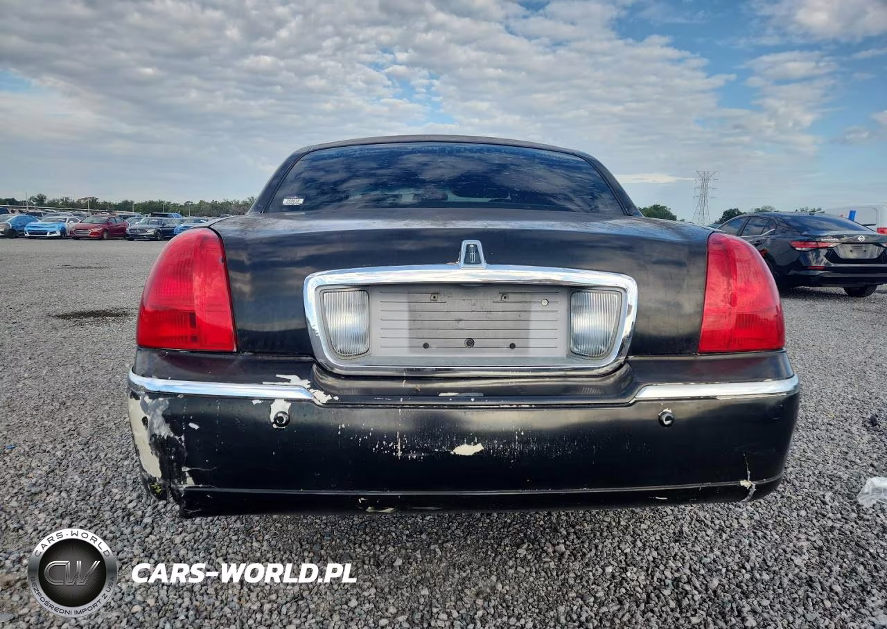 2003 Lincoln Town Car Cartier VIN:1LNHM83W43Y643197 - 6
