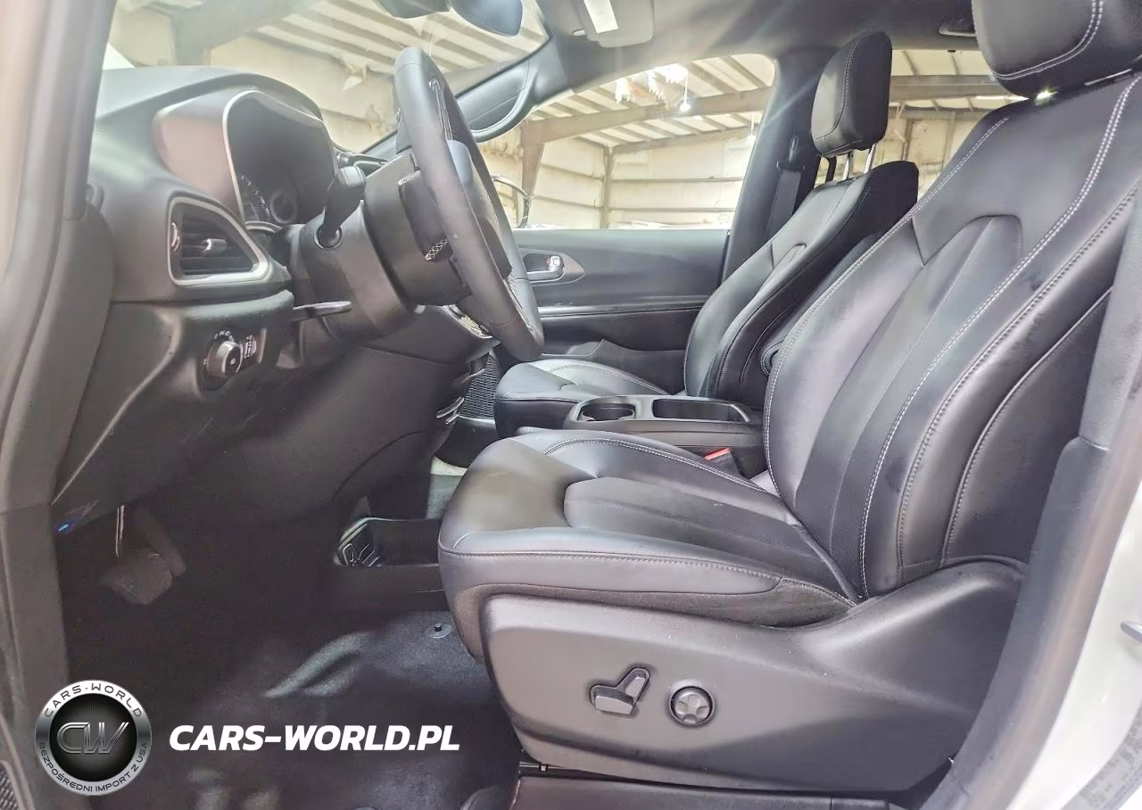 2026 Chrysler Pacifica Select VIN:2C4RC1BG3TR239700 - 7
