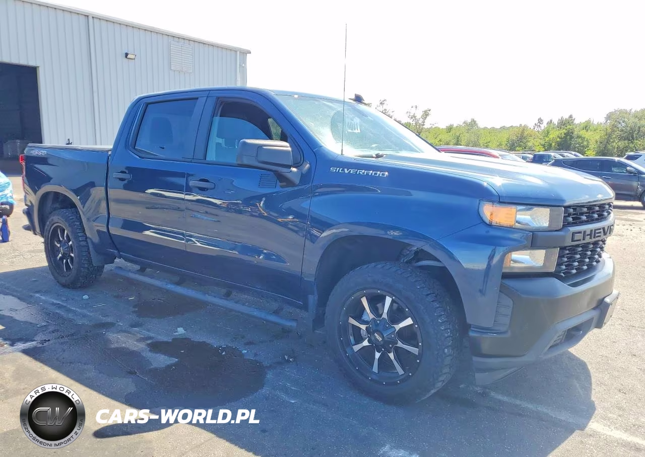 2021 Chevrolet Silverado K1500 VIN:3GCPYAEK0MG113133 - 4