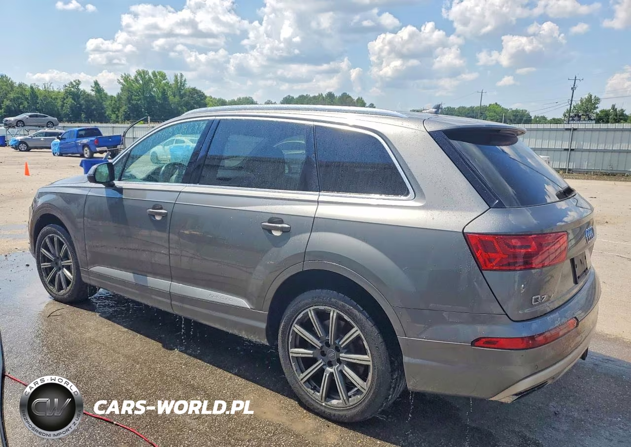 2017 Audi Q7 Premium Plus VIN:WA1LAAF7XHD015494 - 2