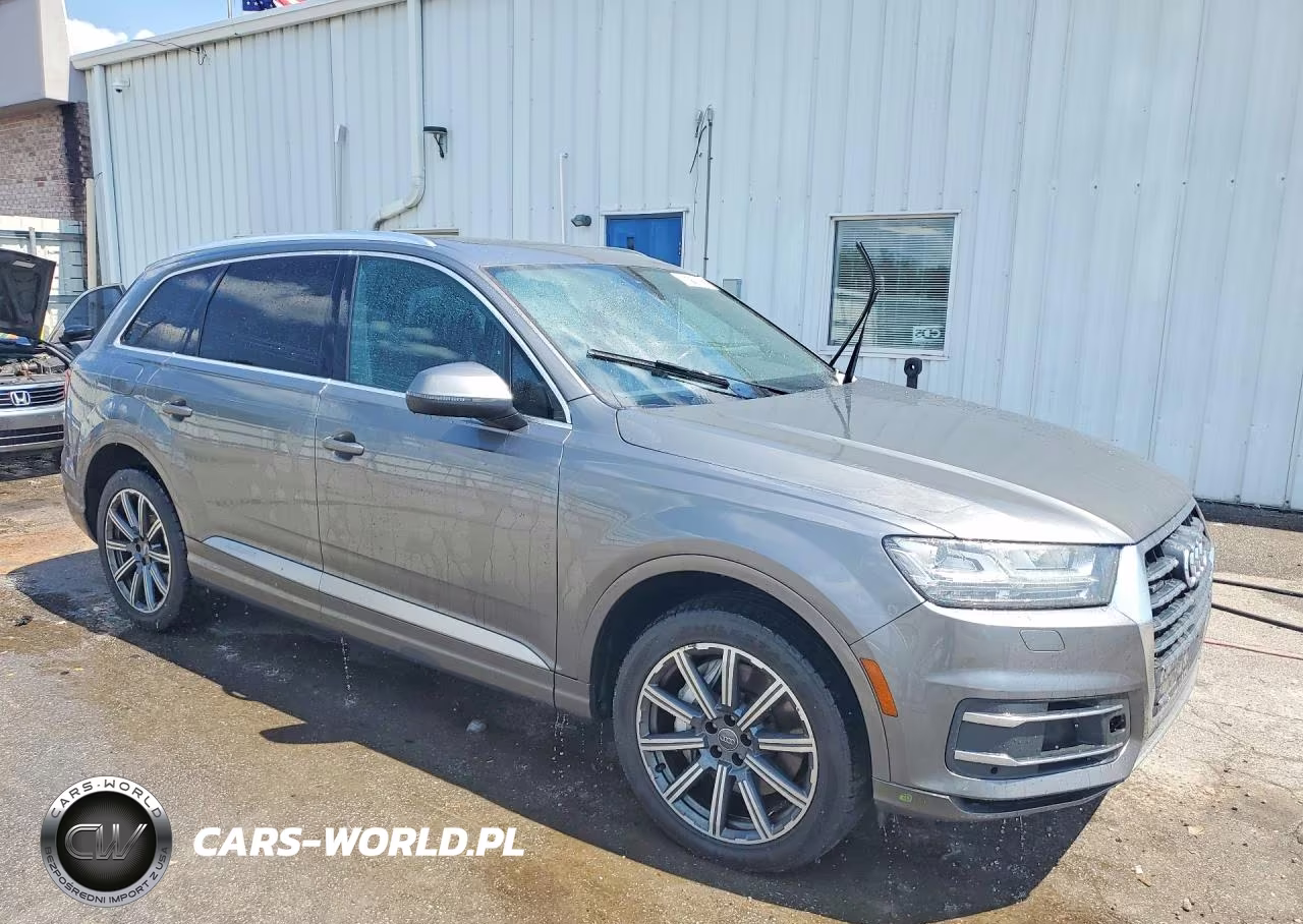 2017 Audi Q7 Premium Plus VIN:WA1LAAF7XHD015494 - 4