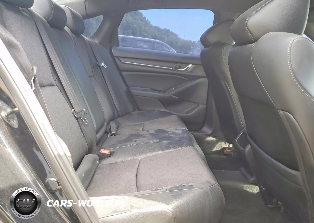 2018 Honda Accord Sport VIN:1HGCV1F3XJA148725 - 10