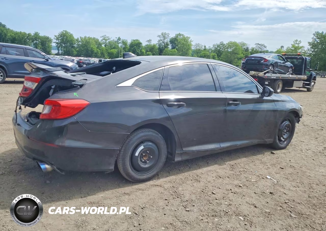 2018 Honda Accord Sport VIN:1HGCV1F3XJA148725 - 3