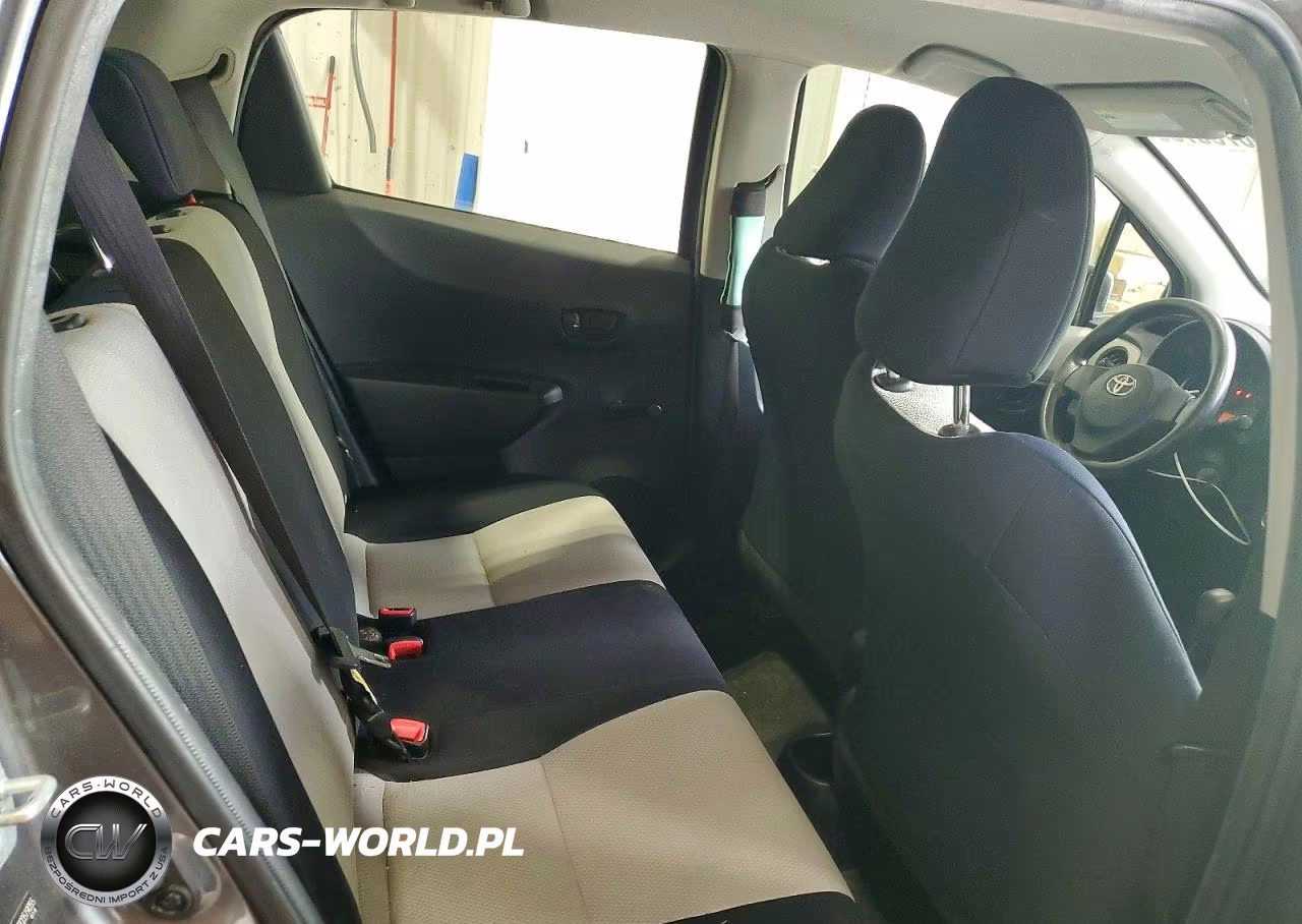 2012 Toyota Yaris 5-Door L VIN:JTDKTUD39CD519055 - 10