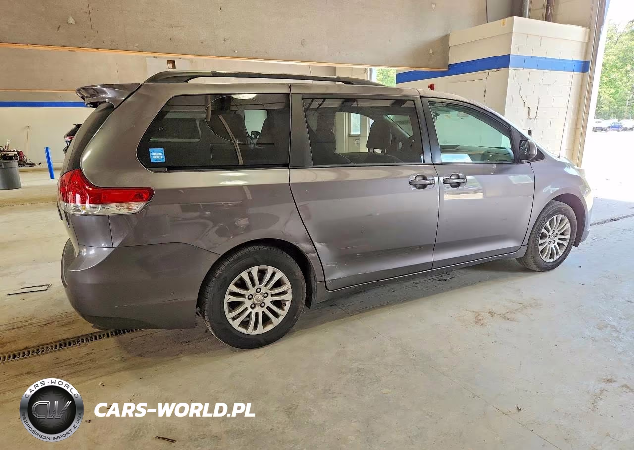 2011 Toyota Sienna Xle 8-Passenger VIN:5TDYK3DC6BS032051 - 3