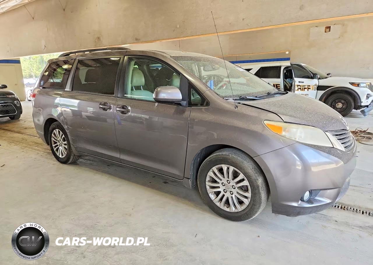 2011 Toyota Sienna Xle 8-Passenger VIN:5TDYK3DC6BS032051 - 4