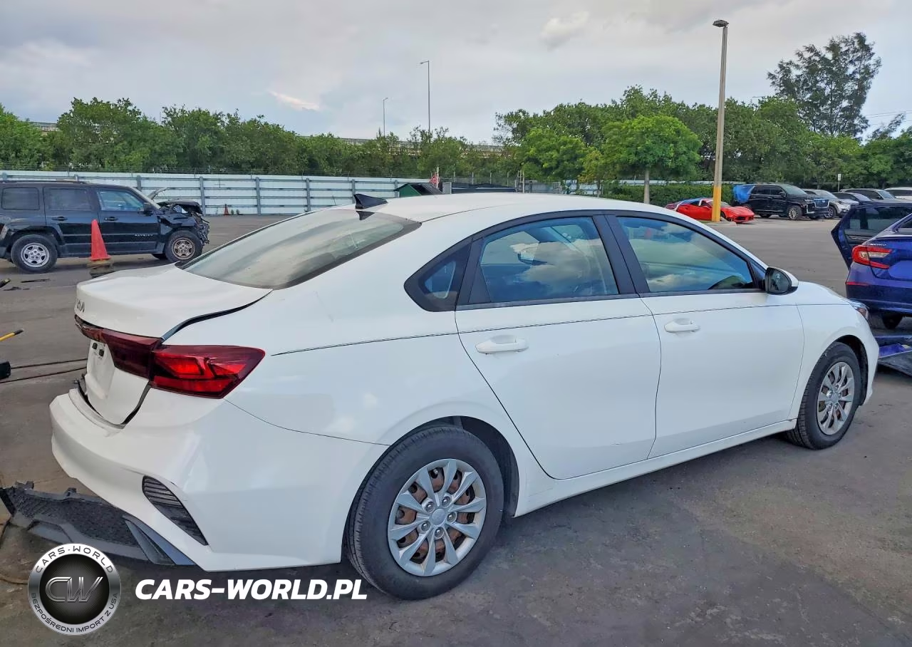 2022 Kia Forte Fe VIN:3KPF24AD0NE430199 - 3