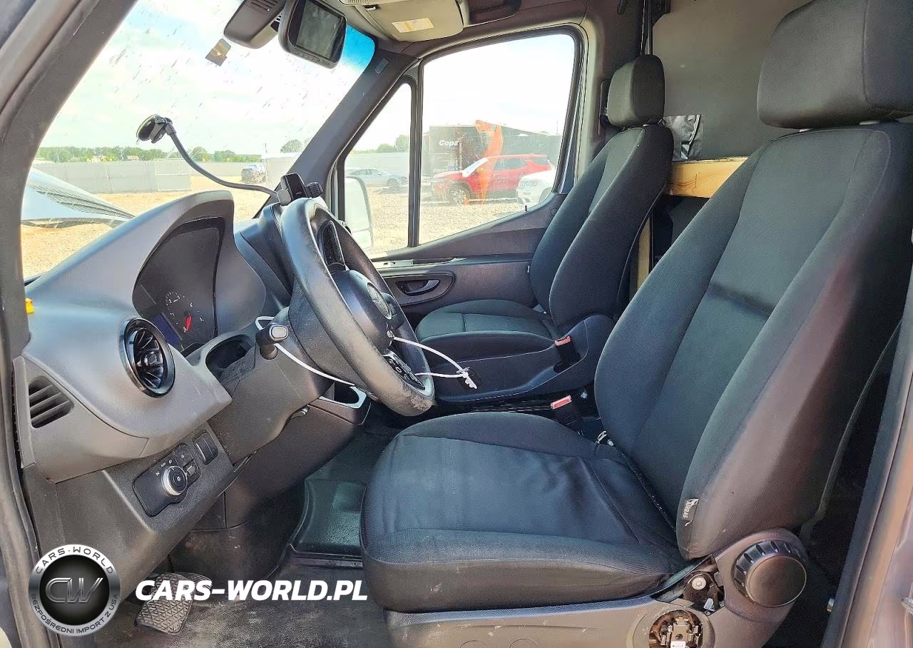 2019 Mercedes-Benz Sprinter 2500 VIN:WD4PF1CDXKP130465 - 7